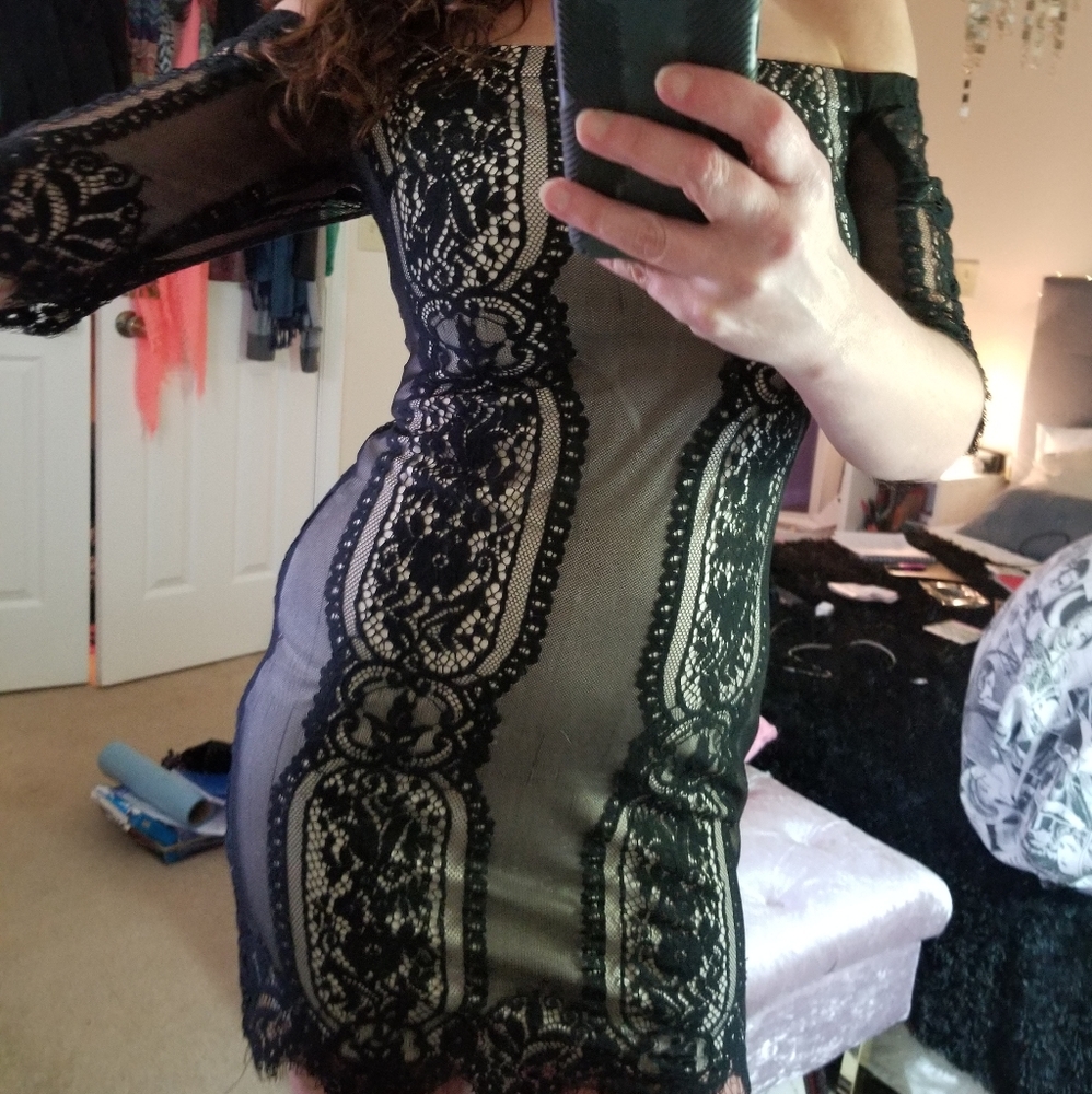 BLACK LACE PROM DRESS - Picture 2 of 5